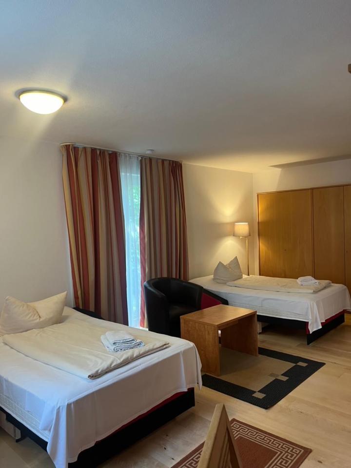 Hotelpension Zum Gockl Аллерсхаузен Экстерьер фото
