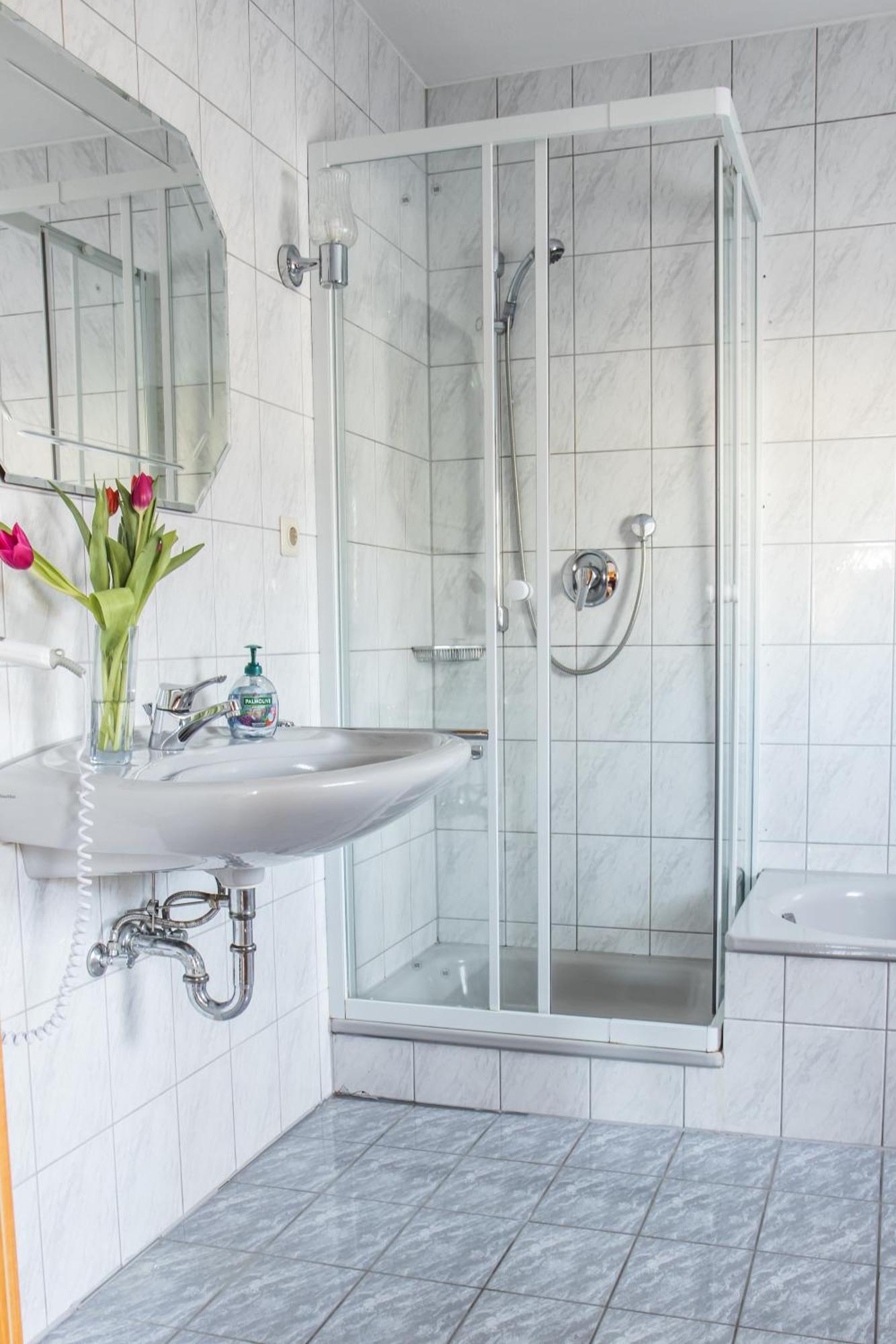 Hotelpension Zum Gockl Аллерсхаузен Номер фото