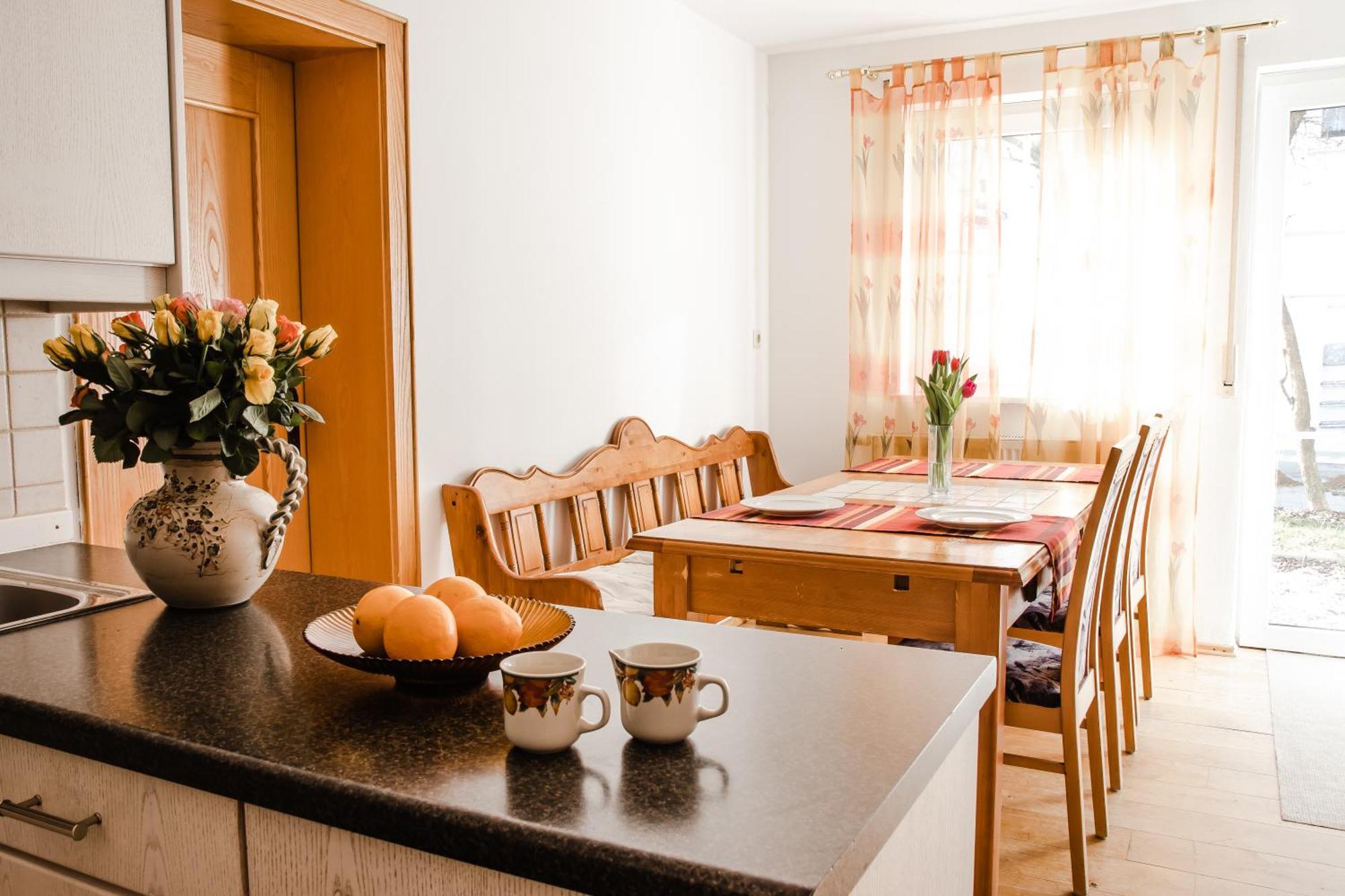 Hotelpension Zum Gockl Аллерсхаузен Экстерьер фото